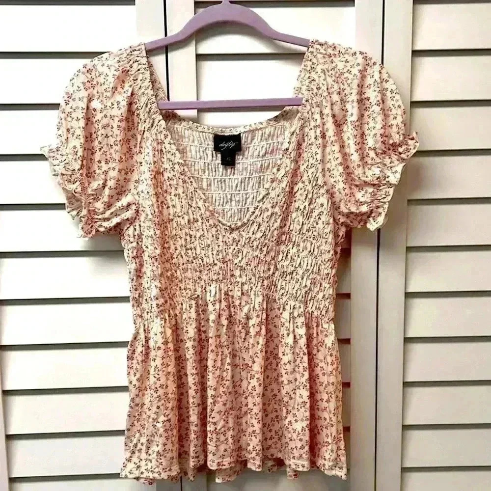 Daytrip Floral V-Neck Smocked Ruffle Sleeve Babydoll Top Size XS Cream/Burgundy